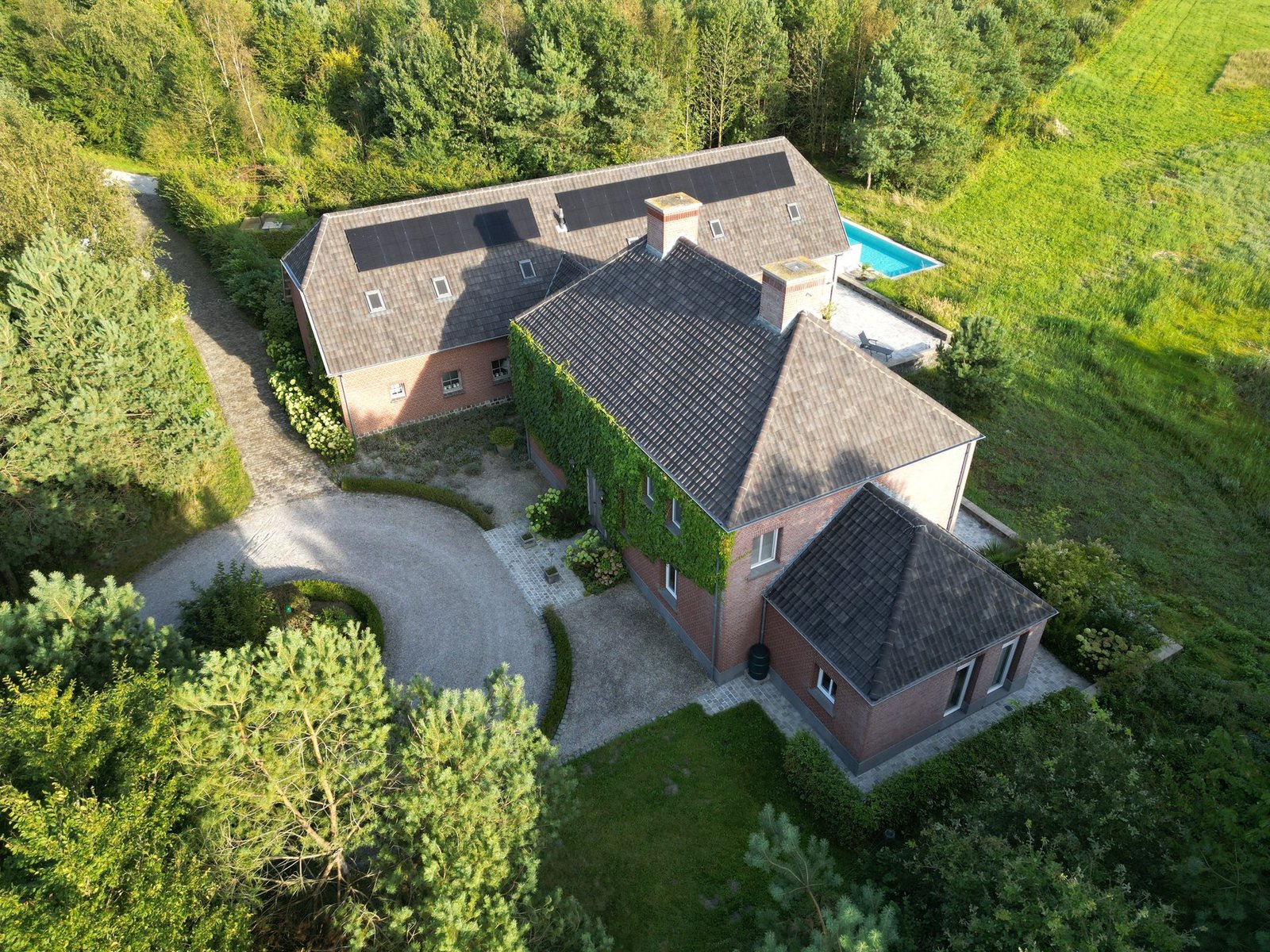 Rodenburgh Estate, This Stately Country House Offers Peace And Privacy Country House in Aardenburg, Zeeland, Netherlands 1 - 16135540