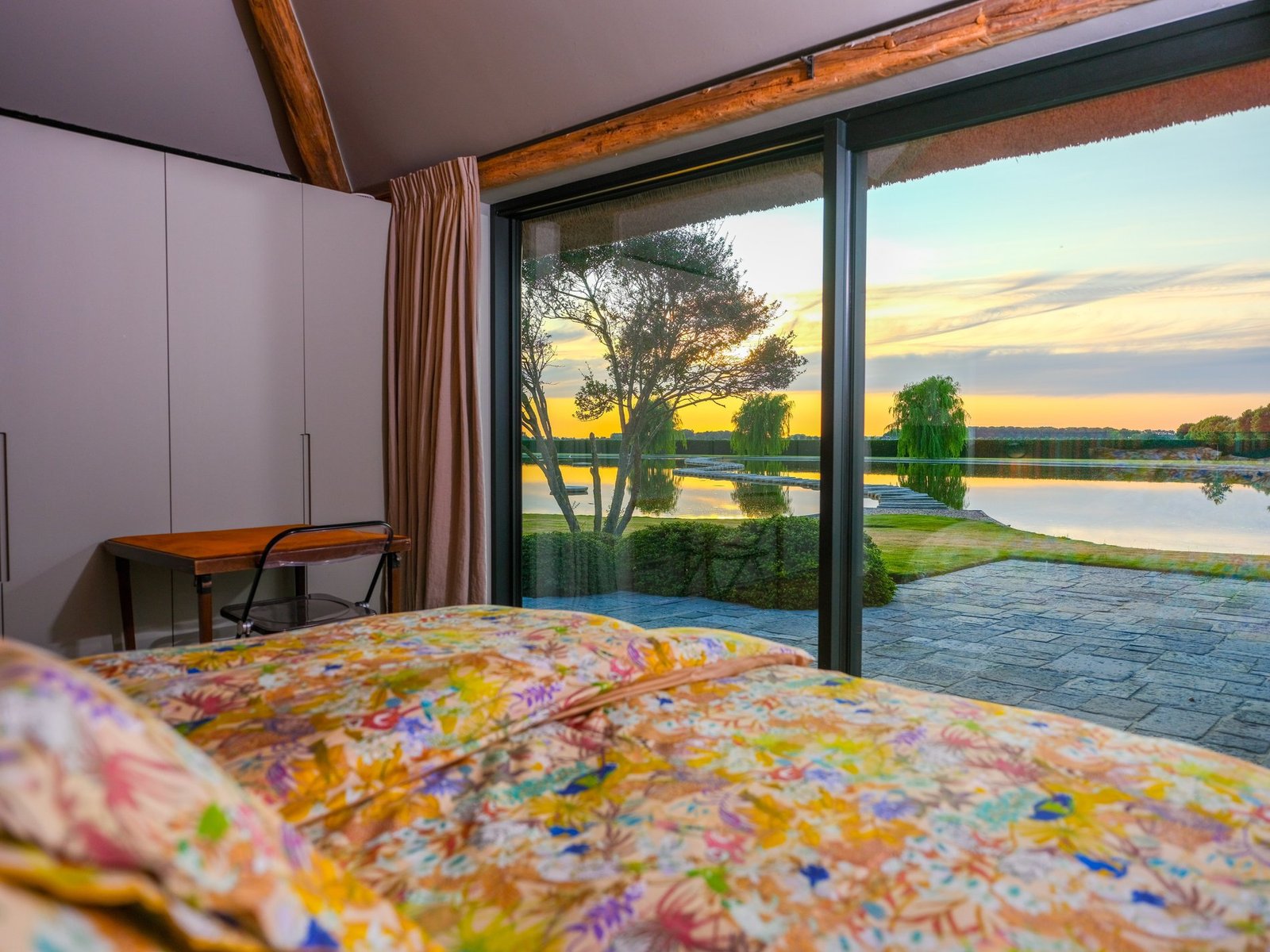 A Three Hectare Estate With A Private Lake Country House in Zuidzande, Zeeland, Netherlands 1 - 16135428