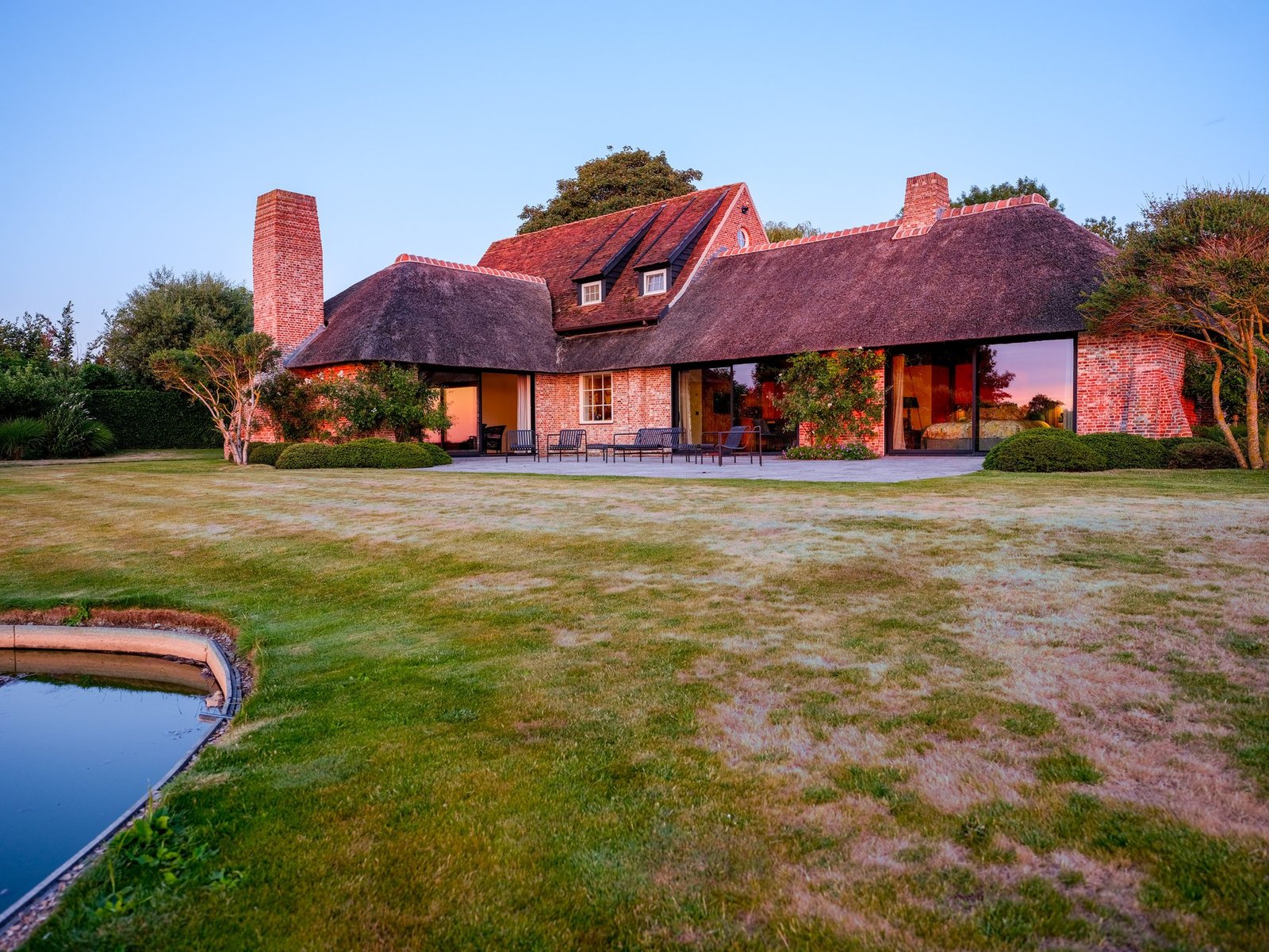 A Three Hectare Estate With A Private Lake Country House in Zuidzande, Zeeland, Netherlands 1 - 16135428