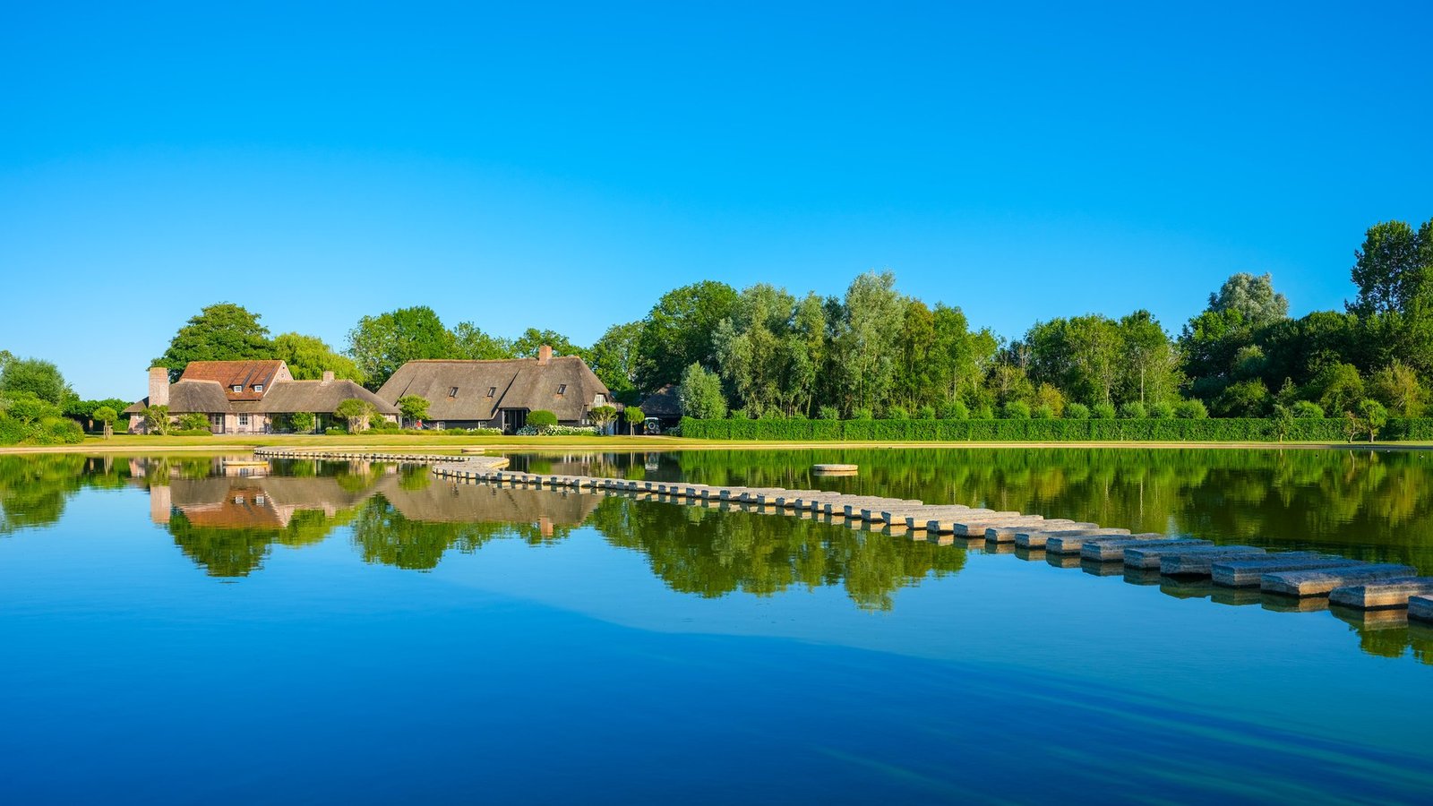 A Three Hectare Estate With A Private Lake Country House in Zuidzande, Zeeland, Netherlands 1 - 16135428