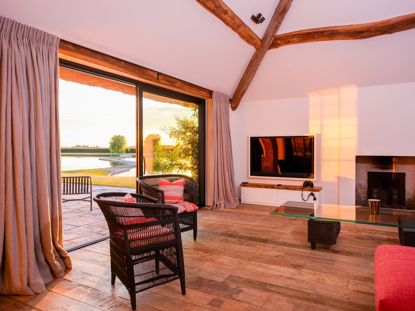 A Three Hectare Estate With A Private Lake Country House in Zuidzande, Zeeland, Netherlands 1 - 16135428