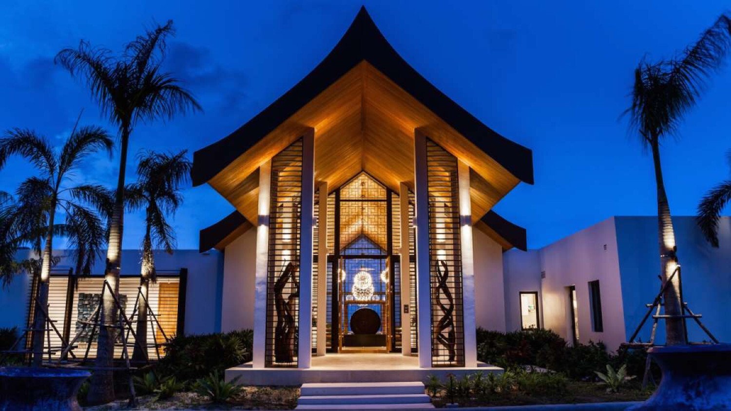 Exquisite Beachfront Luxury Villa Villa in Pa Klok, Phuket, Thailand 1 - 14791526
