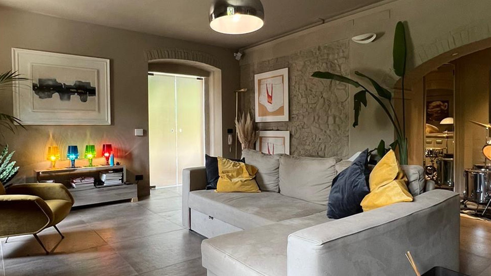 0d766715-c1a4-4ebc-a702-35be38615443