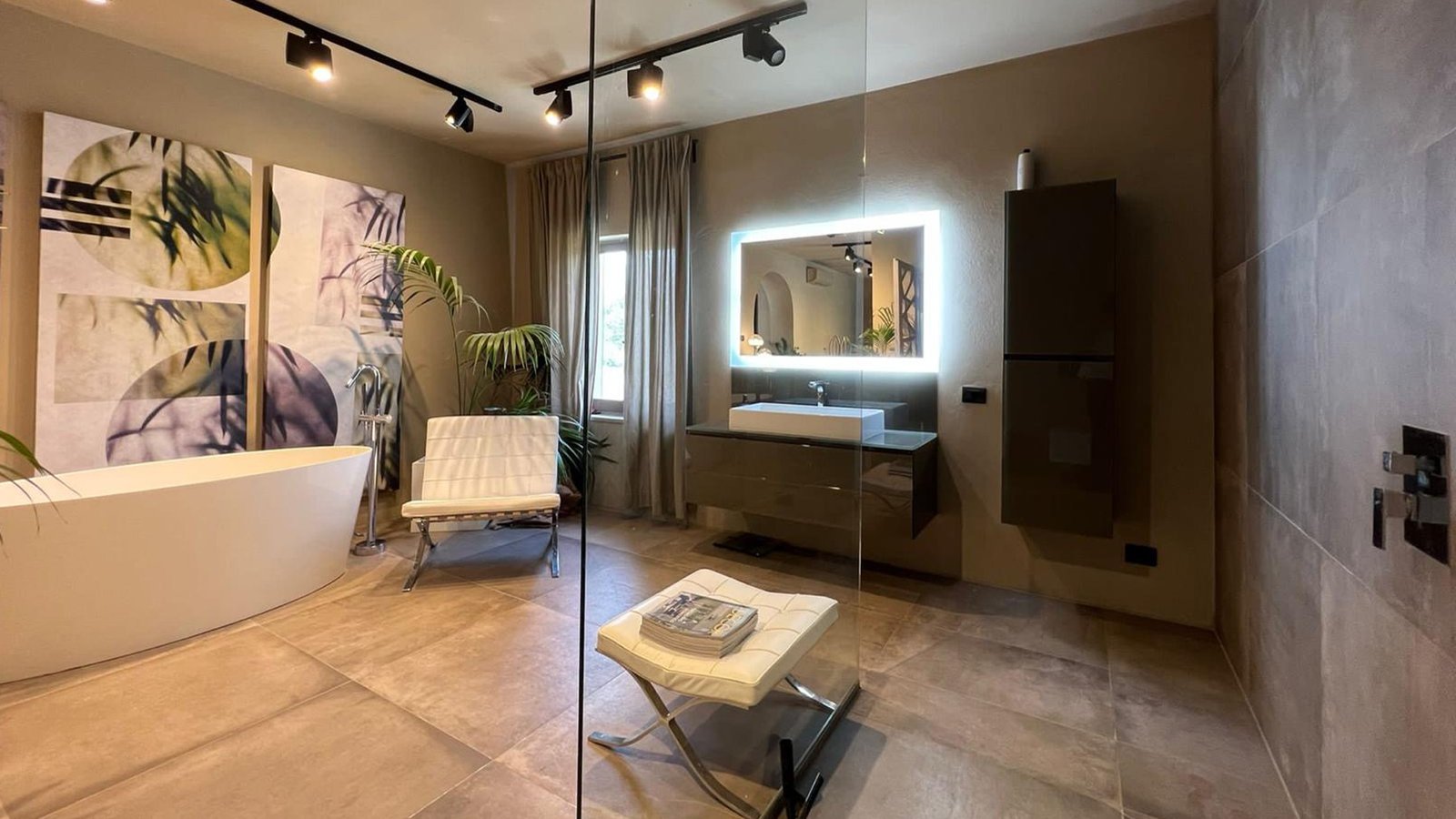 98be78a5-3ed2-4a10-a8e0-7f21b72de4a6