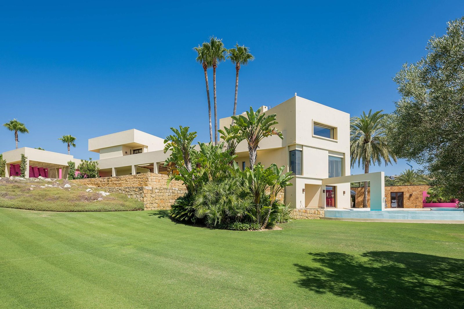 1-1-SOTOGRANDE MEX-CAL ARCHITECTURAL MASTERPIECE, la Reserva de SOTOGRANDE