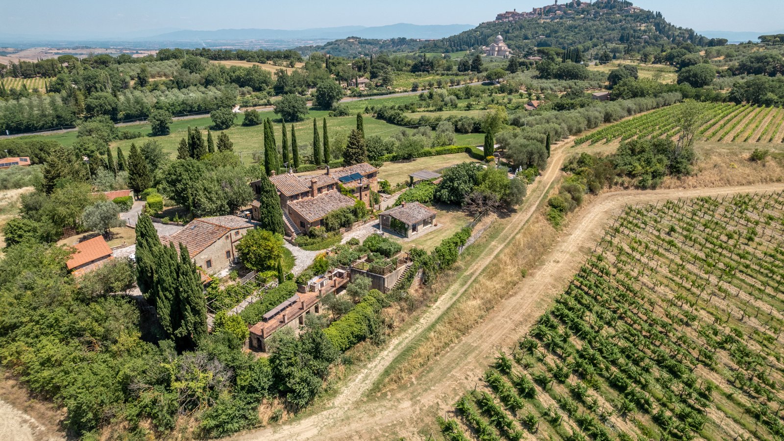 DJI_0944 Wonderful property with swimming pool in Montepulciano