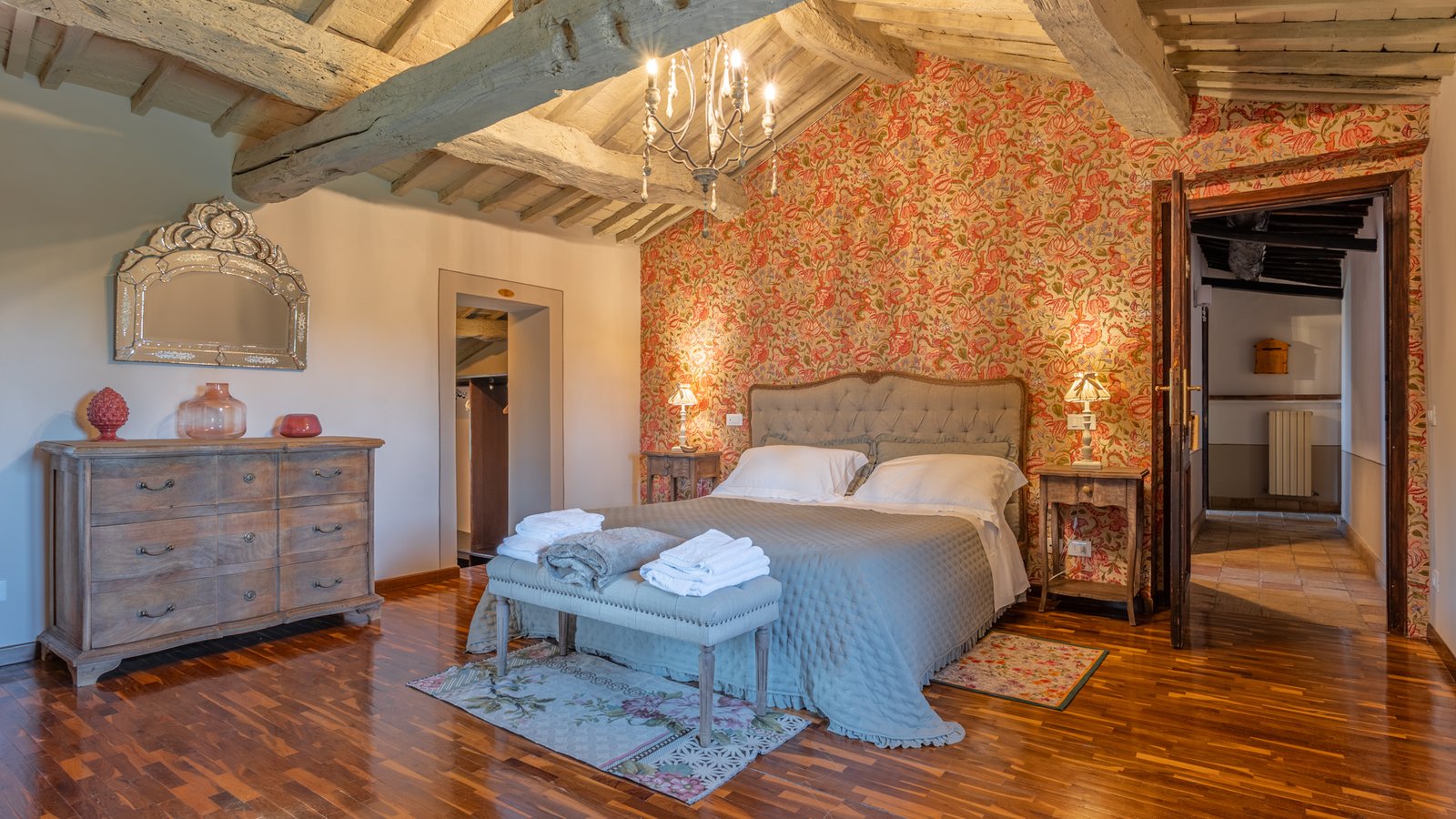 P1199432-HDR Wonderful property with swimming pool in Montepulciano