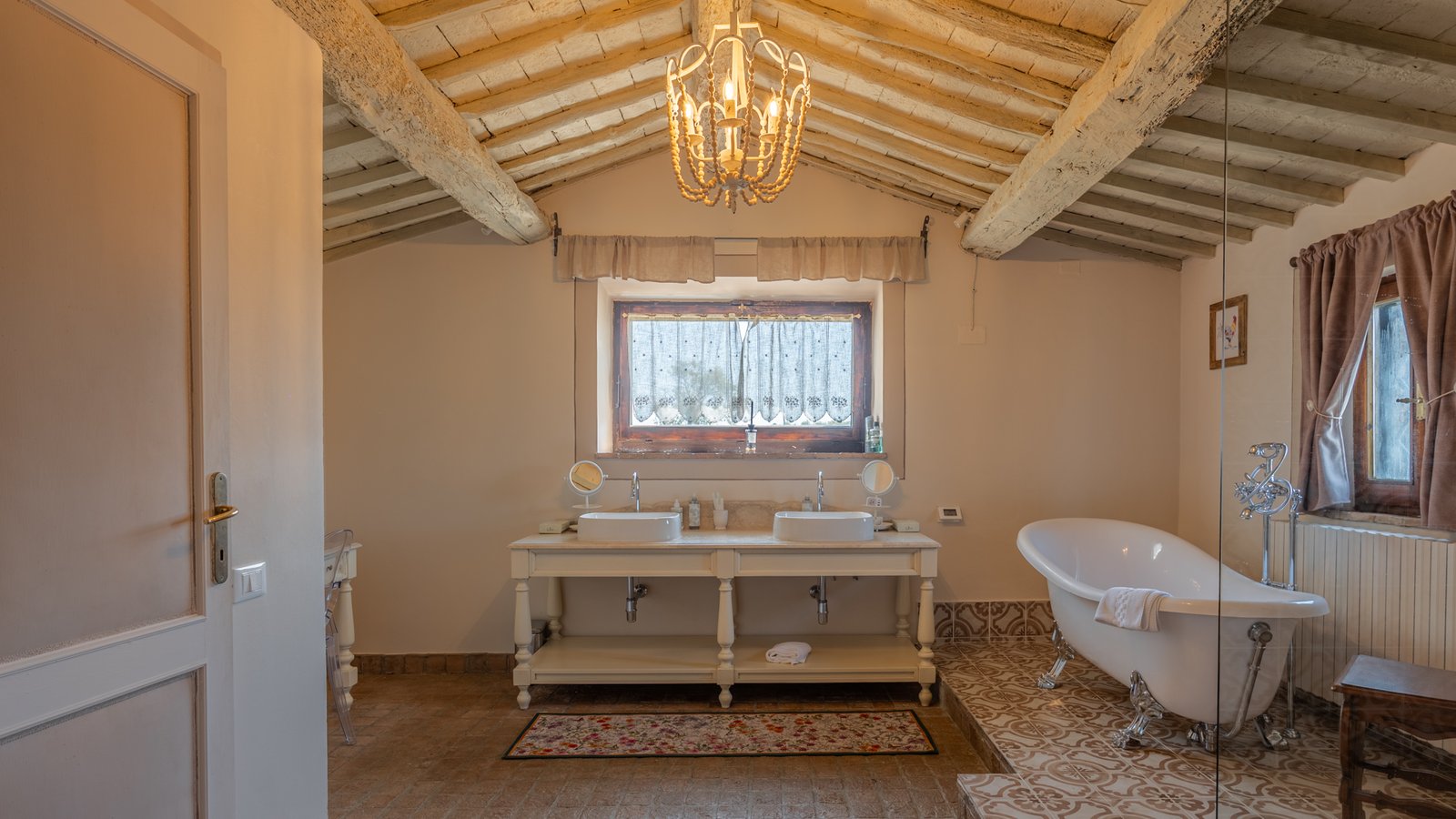 P1199460-HDR Wonderful property with swimming pool in Montepulciano