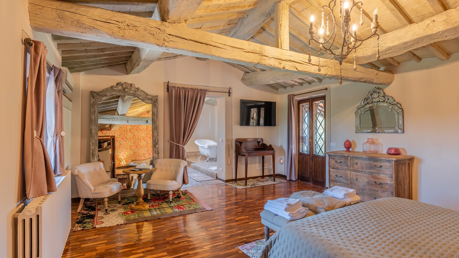 P1199495-HDR Wonderful property with swimming pool in Montepulciano